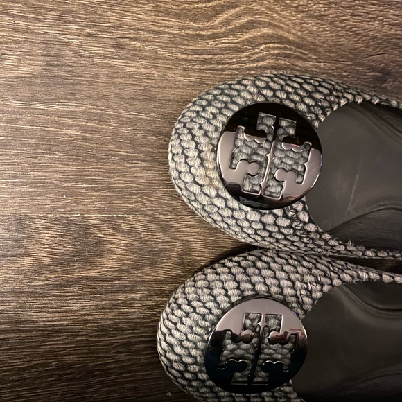 Tory Burch Flates size 8.5 - Picture 9 of 10